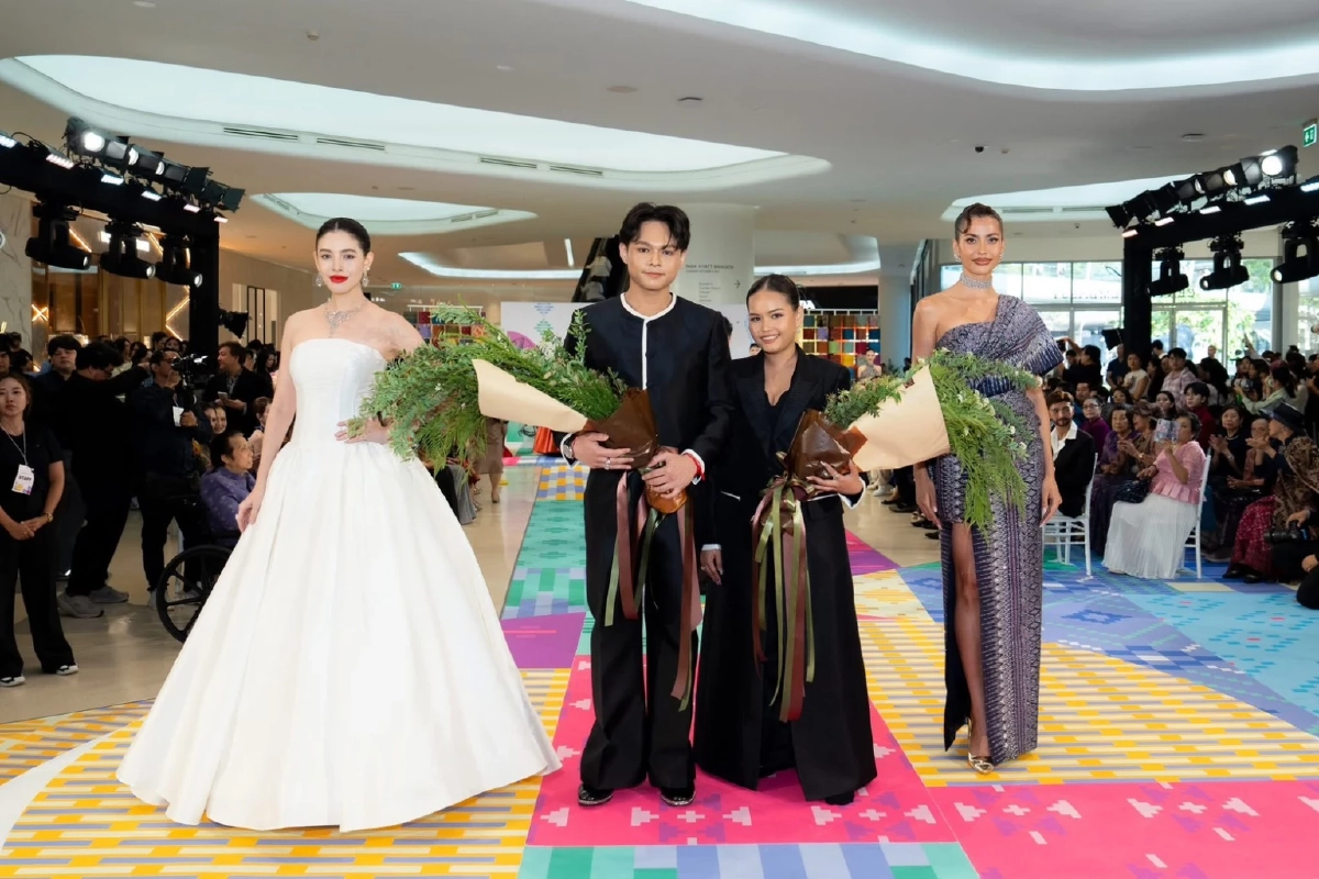 สะกดตา! 'อภิมหาเศรษฐี–ซุปตาร์ไทย' ฟินาเล่ ทำถึงเกิ้น  New Col. 'The Passion of Thai Silk'