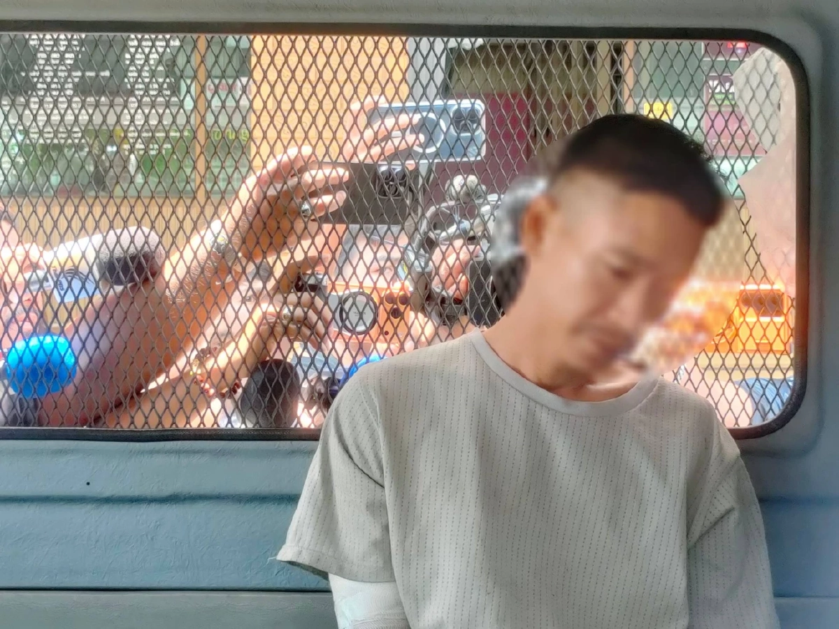 หนุ่มคลั่ง ก้มหน้าขอโทษยิงครูดับ เปิดปากหลอนยา ก่อนถูกคุมฝากขัง