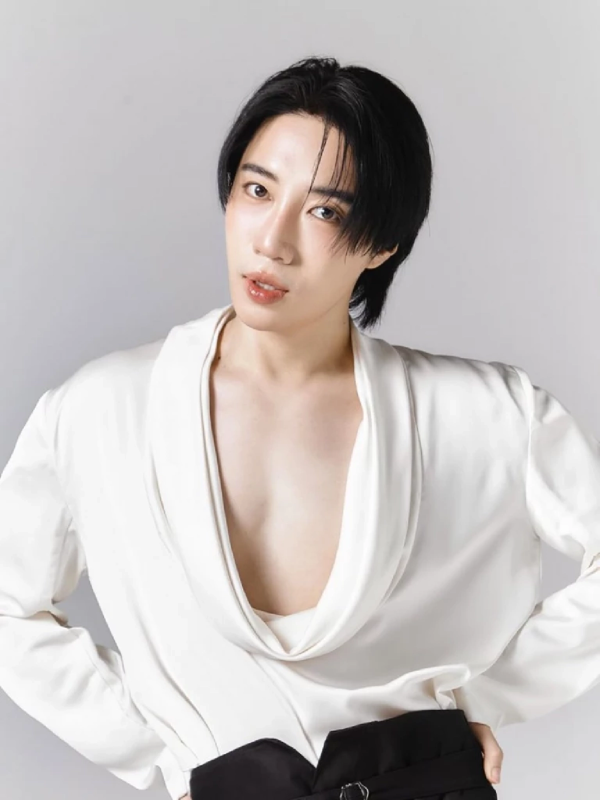 'ดาราหนุ่ม! น.' เปิดตัวแรง สนั่นโชเชียล ดับฝันสาวอินบ็อกซ์ ช็อกเวอร์