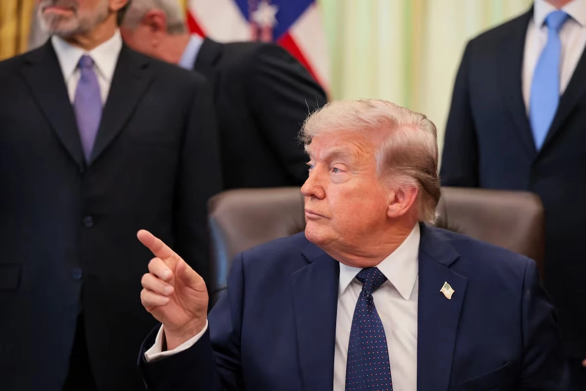 เผยผลสำรวจ! ชาวอเมริกัน 77% ชี้ “ทรัมป์” ต้องรับผิดชอบ ทำราคาน้ำมันพุ่ง!