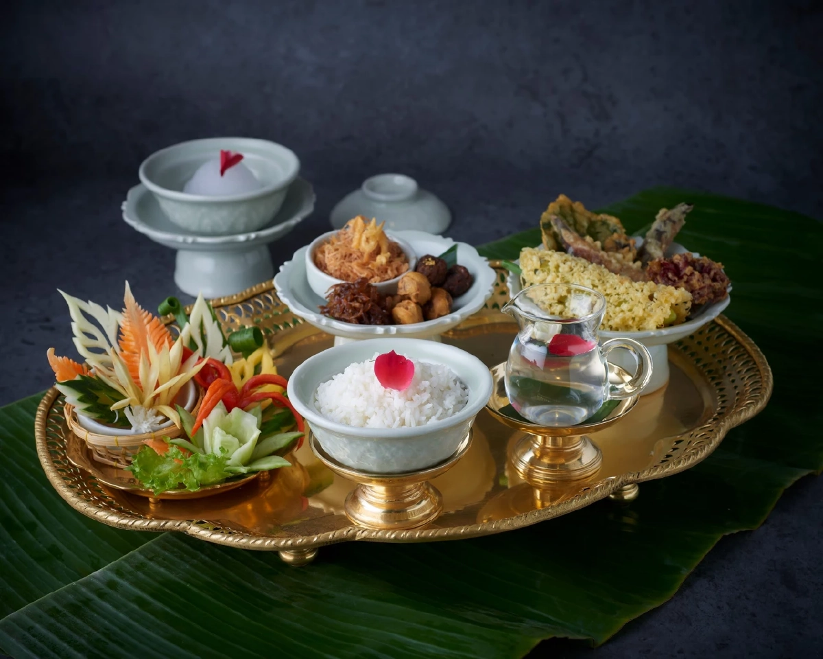 โอชะแห่งคิมหันต์! เปิดพิกัดสำรับ ‘ข้าวแช่’ 3 ร้านดัง หนึ่งปีมีเพียงครั้งเดียว