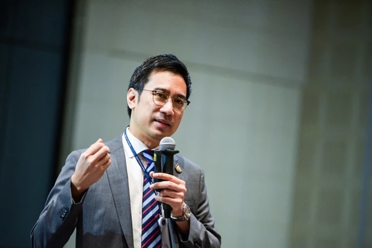 เปิดประวัติรู้จัก "เศรษฐพุฒิ สุทธิวาทนฤพุฒิ" จากผู้ว่าการแบงก์ชาติ สู่องคมนตรี