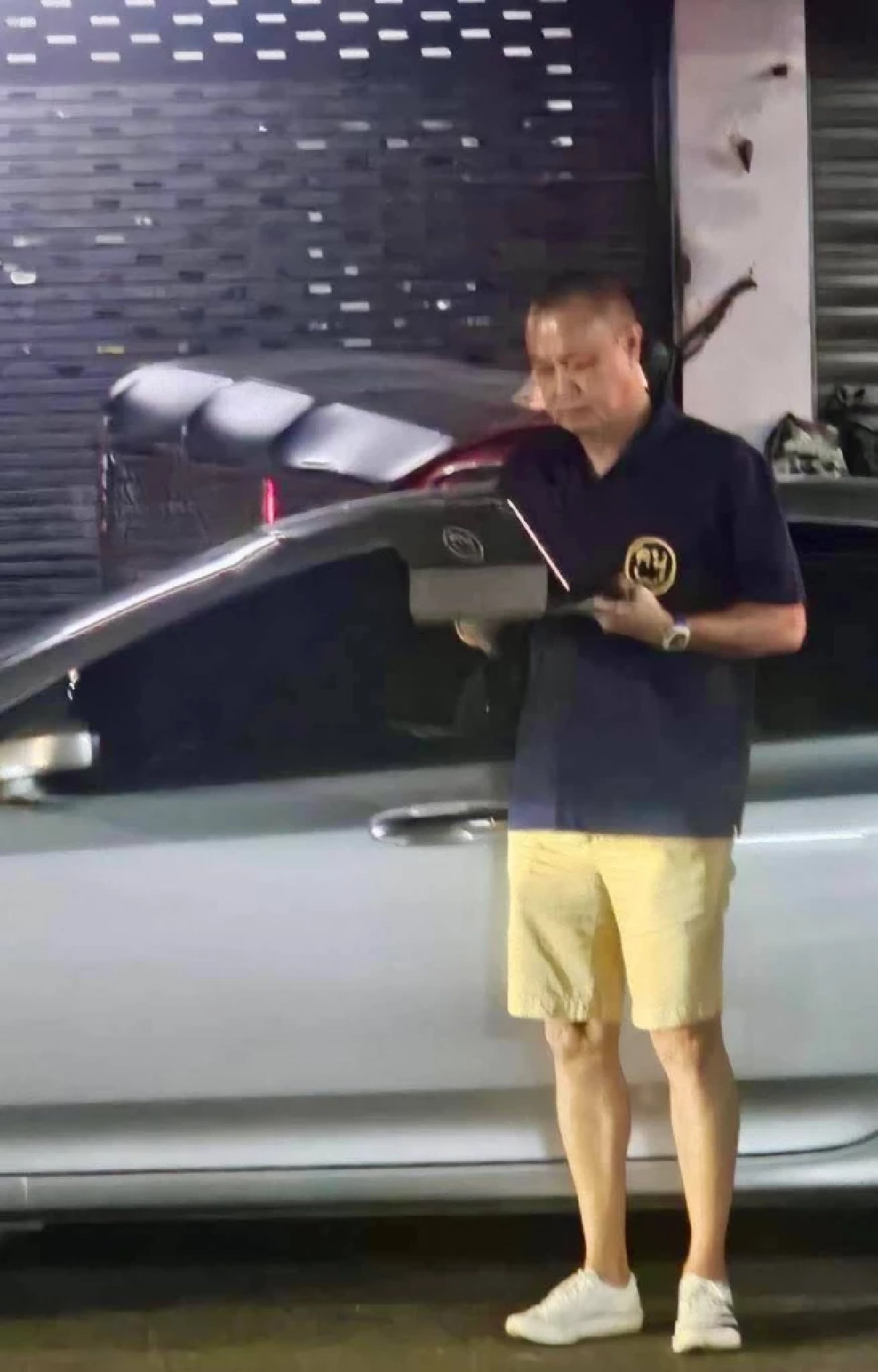 "อนุทิน" ควง "เนวิน" หม่ำส้มตำร้านดังดุสิต ชื่นมื่นหลังโปรดเกล้าฯ ครม. 35 ราย