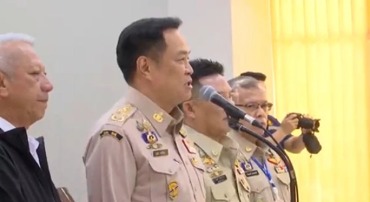 ยื่นหนังสือปม มทภ.4 ชี้ รร.ปอเนาะเป็นแหล่งบ่มเพาะผู้ก่อการร้าย