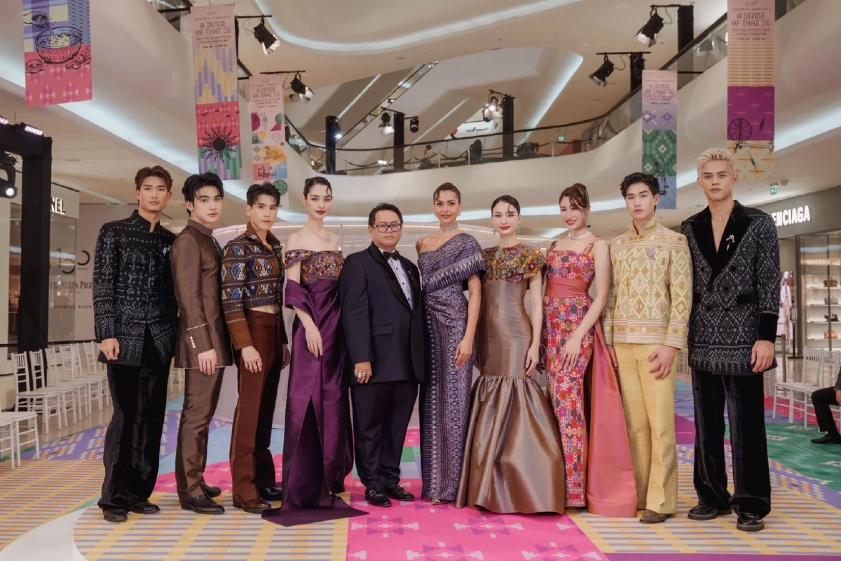 สะกดตา! 'อภิมหาเศรษฐี–ซุปตาร์ไทย' ฟินาเล่ ทำถึงเกิ้น  New Col. 'The Passion of Thai Silk'