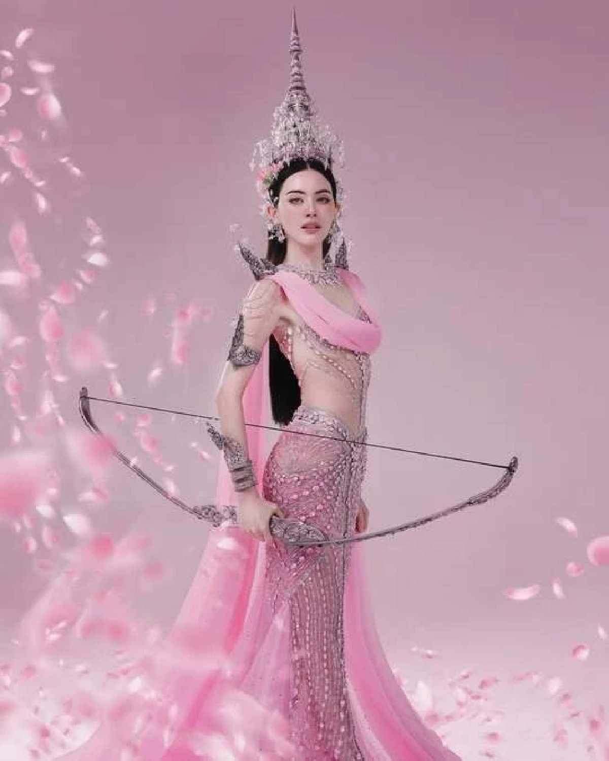 สวยตาแตก! "ใหม่ ดาวิกา" แปลงโฉม เป็นนางสงกรานต์ 2569 สุดจึ้ง