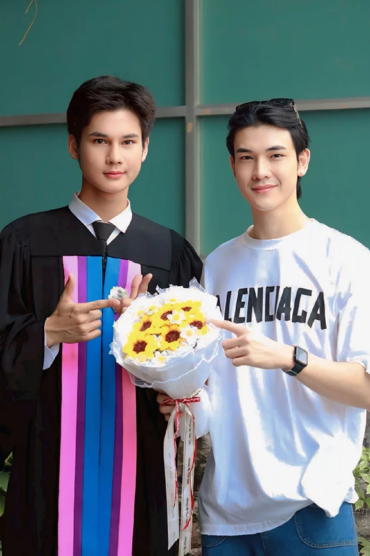 'ซัน ก้องภพ' ปังไม่หยุด! จบ ปวส. สุดชื่นมื่น ลุยต่อมหาวิทยาลัย