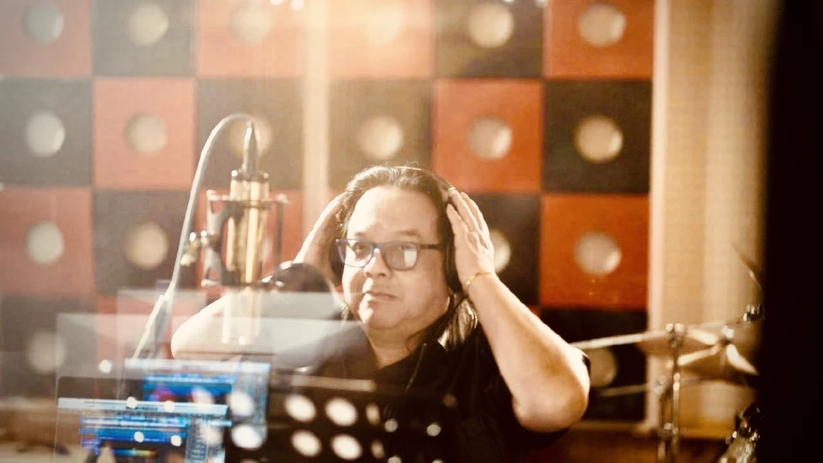 เซอร์ไพรส์ชาวร็อก! โป่ง หินเหล็กไฟ - อู๋ ธรรพ์ณธร ปล่อย MV ความหวังหลังกำแพง