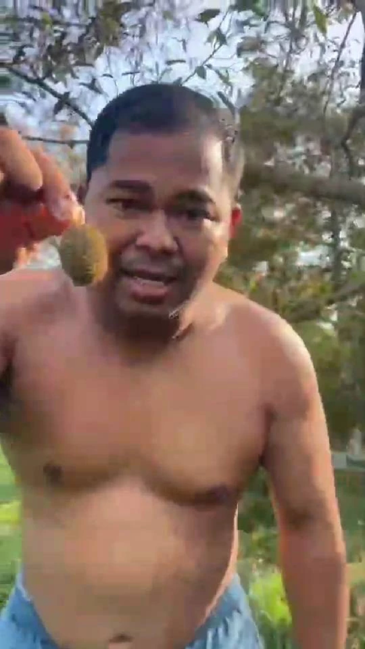 ชาวสวน อัดคลิปประชด โชว์ทุเรียน 100 มีจริง เห็นแล้วอึ้ง!