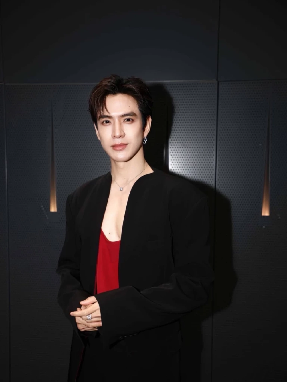 'ฟิล์ม - อินทนนท์' เคลียร์ชัดสัมพันธ์ จูบจริงไม่มีกั๊ก ช็อตจูบสนั่นโซเชียล!