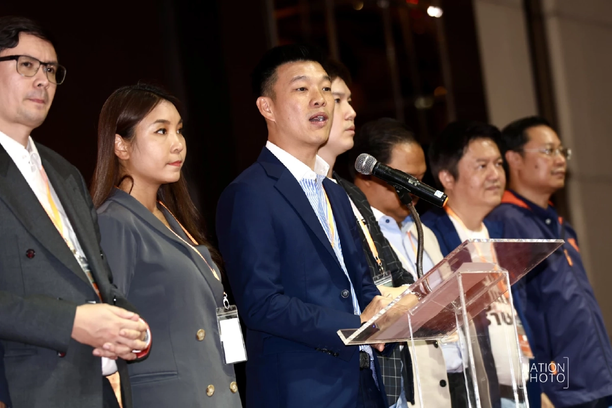 ปชน. ลุยต่อ! ยัน "เท้ง-ณัฐพงษ์" คุมบังเหียนหัวหน้าพรรค เตรียมคัดเลือกเลขาฯคนใหม่