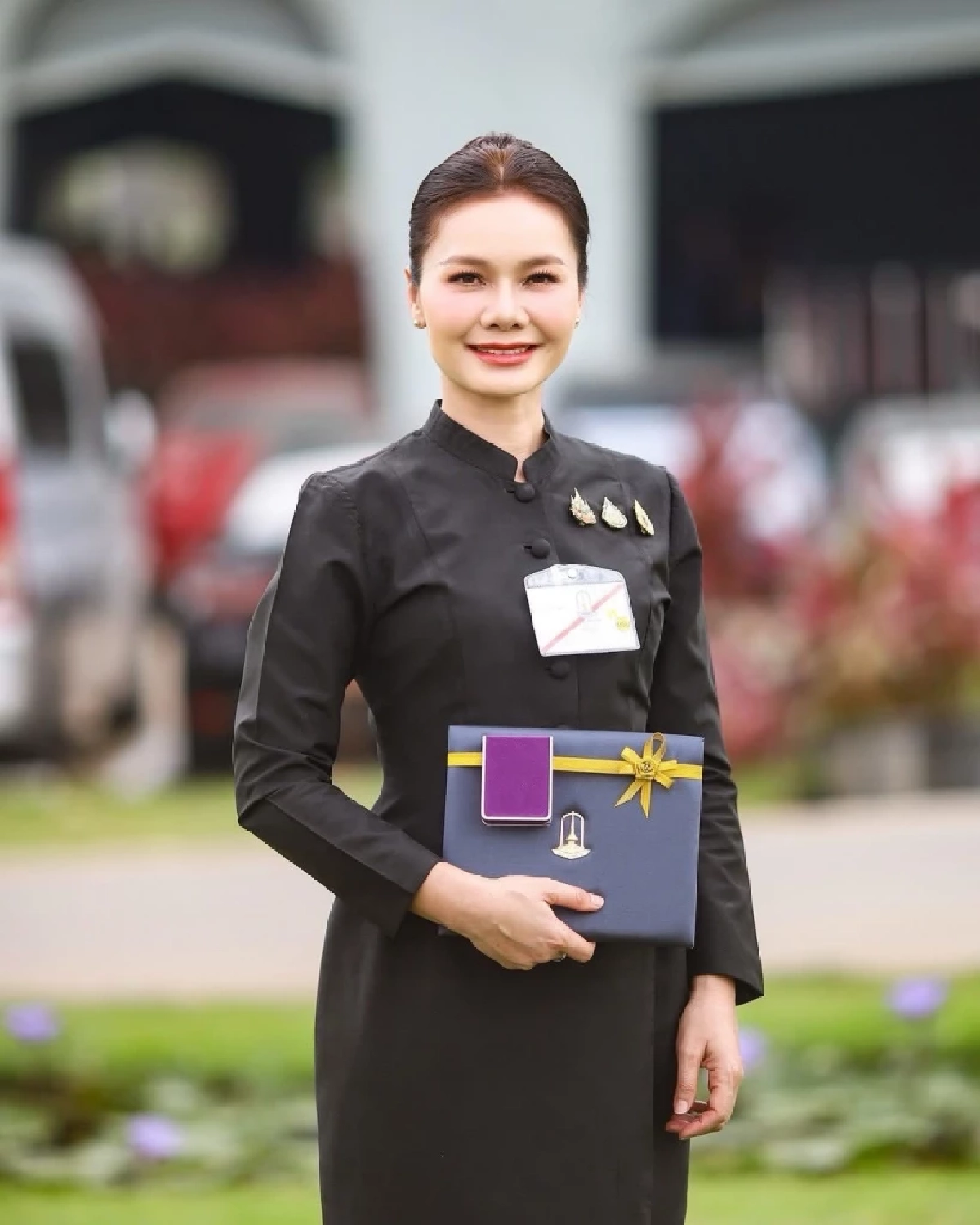 "ต่าย อรทัย" สุดปลาบปลื้ม รับพระราชทานรางวัล "พระธาตุนาดูนทองคำ"