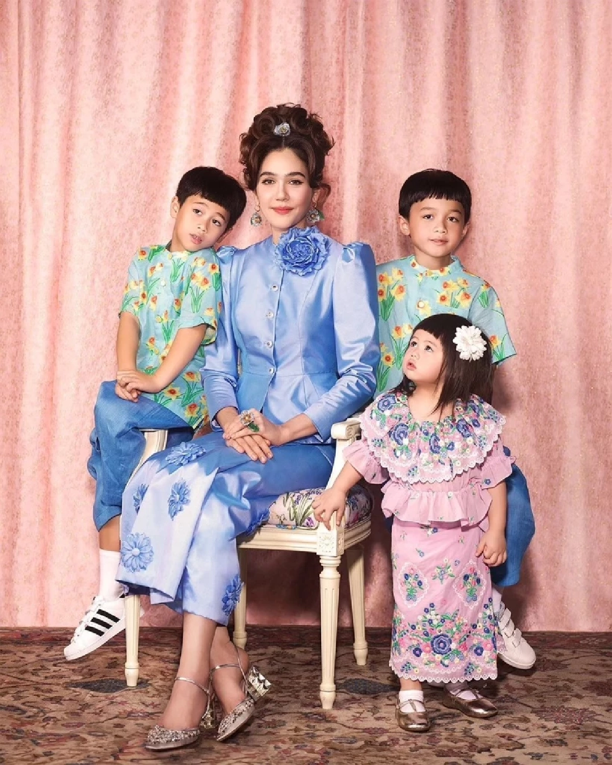 เปิดบทสนทนาสุดลึก "ชมพู่ อารยา" ประกาศก้องเป็น Introvert ไม่เน้นเสิร์ฟใคร