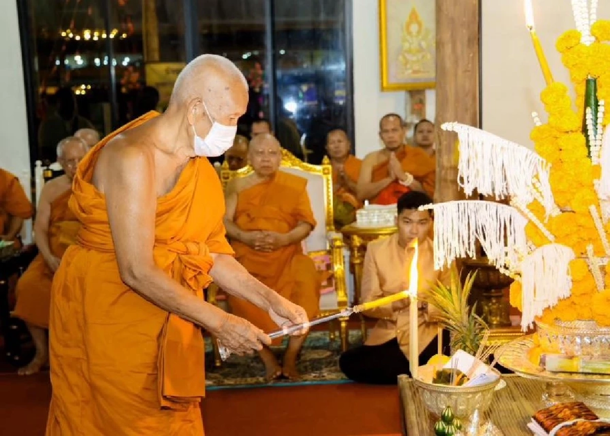 เลขเด็ด 'หลวงปู่ศิลา' ทะเบียนรถป้ายแดง พิธีบวงสรวง 'พญานิลกาฬ เทพสถิต' คึกคัก