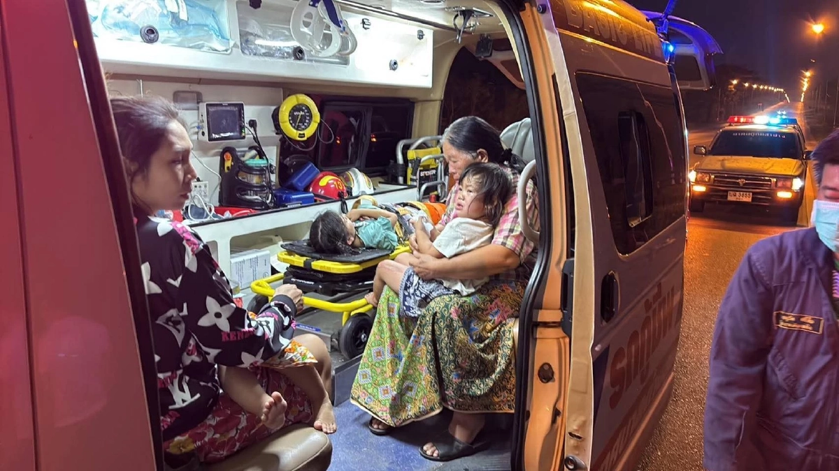 กระบะตีนผี ชนแล้วหนี ทิ้ง จยย.ซ้อน 5 เจ็บระนาว เด็กน้อย 3 รายร่ำไห้ระงม