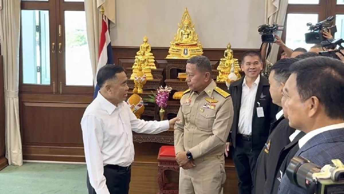 "บิ๊กเล็ก" เปิดใจอำลา รมว.กลาโหม ฝาก "บิ๊กดุลย์" สานต่อขึ้นเงินเดือนจ่า-นายสิบ