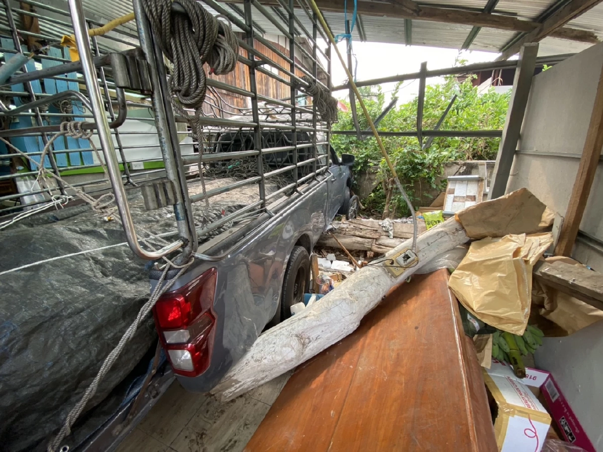 หนุ่มลืมถอนเกียร์ ปล่อยเบรกปุ๊บ รถพุ่งชนน้าวัย 70 ดับต่อหน้าญาติ