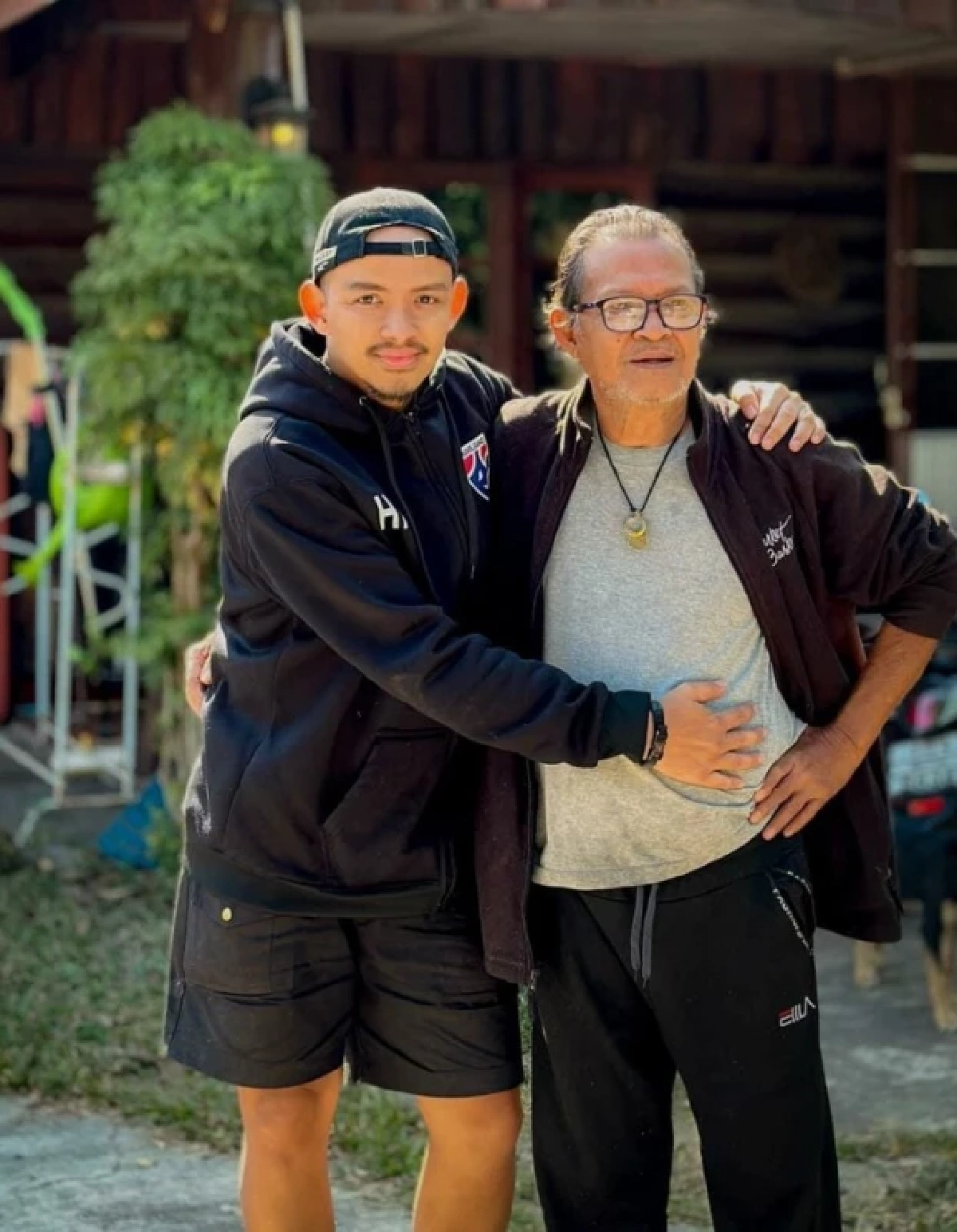 "กำธร ศรวิจิตร" จากไปอย่างสงบ ลูกชายโพสต์ซึ้งถึงพ่อผู้จากไป