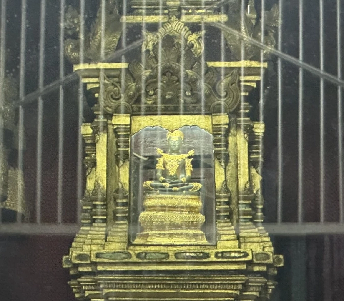 สาธุ! 1 ปีมีครั้งเดียวอัญเชิญ “พระเจ้าแก้วมรกตดอนเต้า” ให้ประชาชนสรงน้ำใกล้ชิด