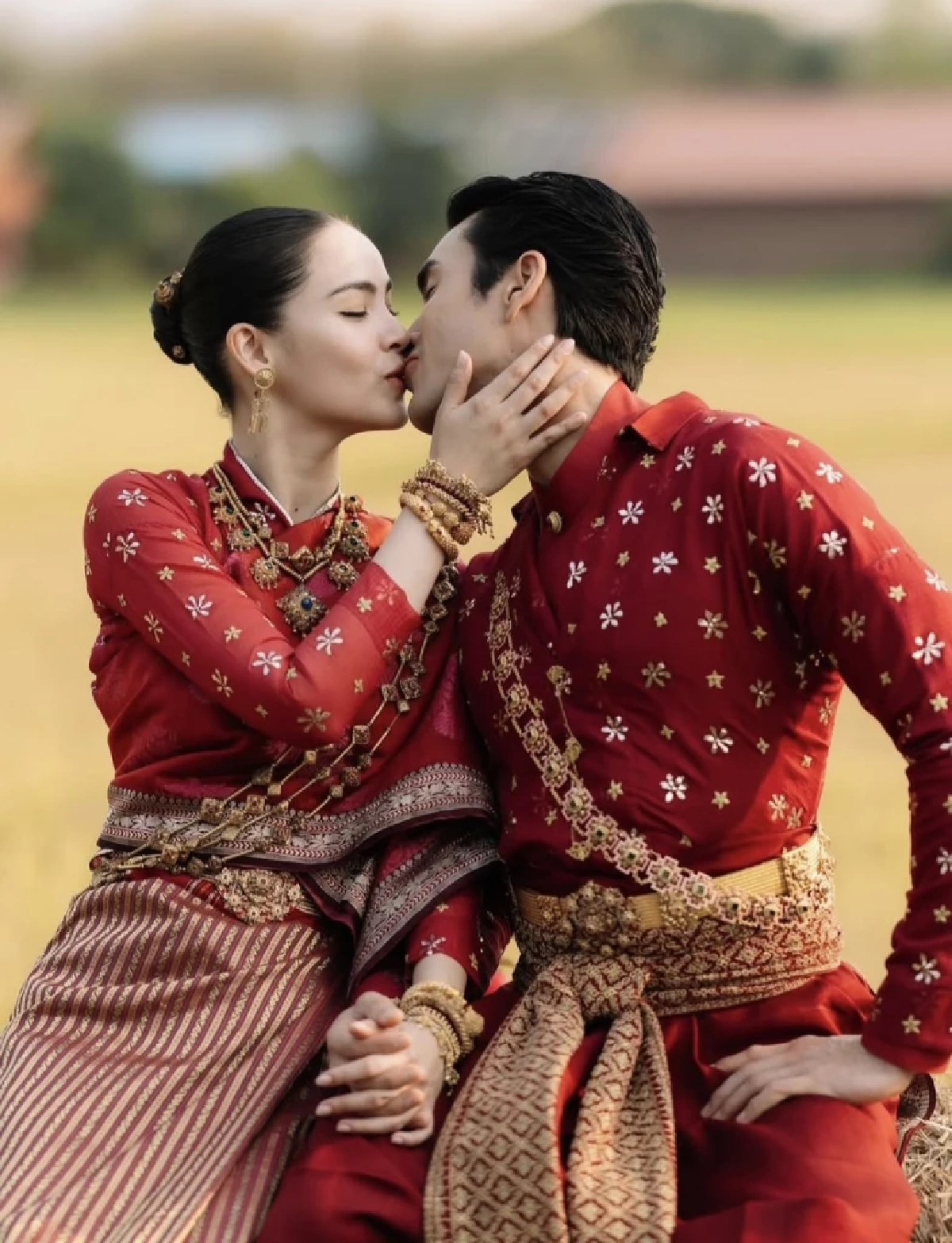 จะบ้า! ชาวเน็ตเขมรโวย พิธีแต่งงาน “ณเดชน์-ญาญ่า” ลอกเลียนแบบกัมพูชา