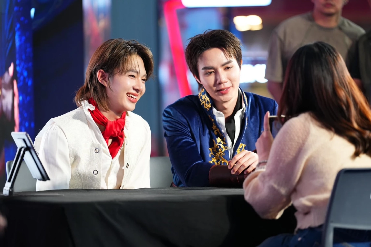 'ซี–นุนิว' แปลงโฉมอัศวิน–เจ้าชาย เสิร์ฟโมเมนต์หวานสะกดแฟนด้อม