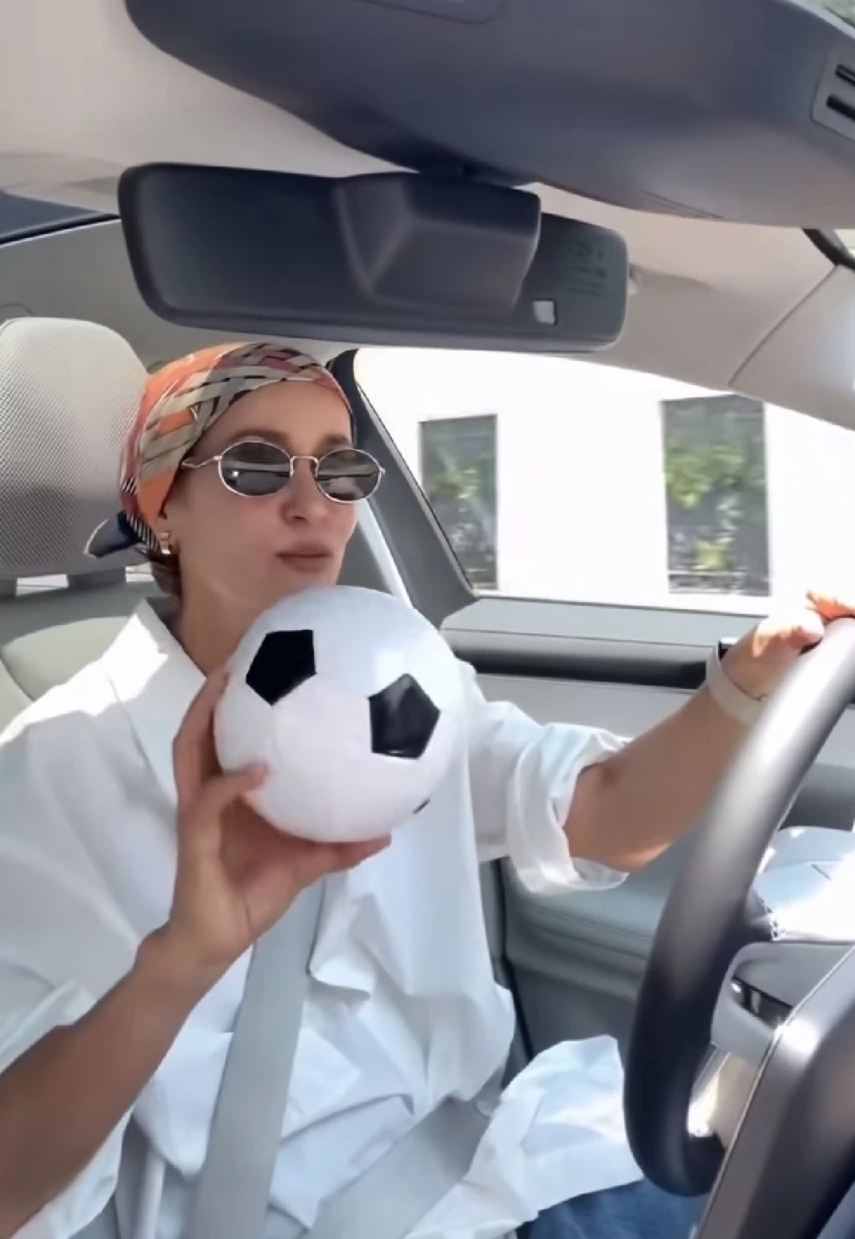 "แอน ทองประสม" ตอบดราม่า โดนเตะบอลอัดหัว "แจ็ค จักรพันธ์" ขอโทษเป็น 10 รอบ