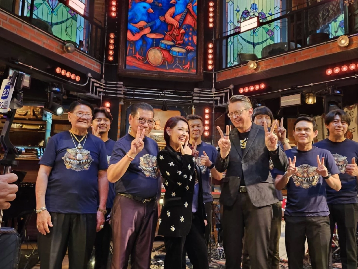 วง Honey Trap เดินหน้าซ้อมใหญ่ คอนเสิร์ต AUA ปะทะวง Siamese cats