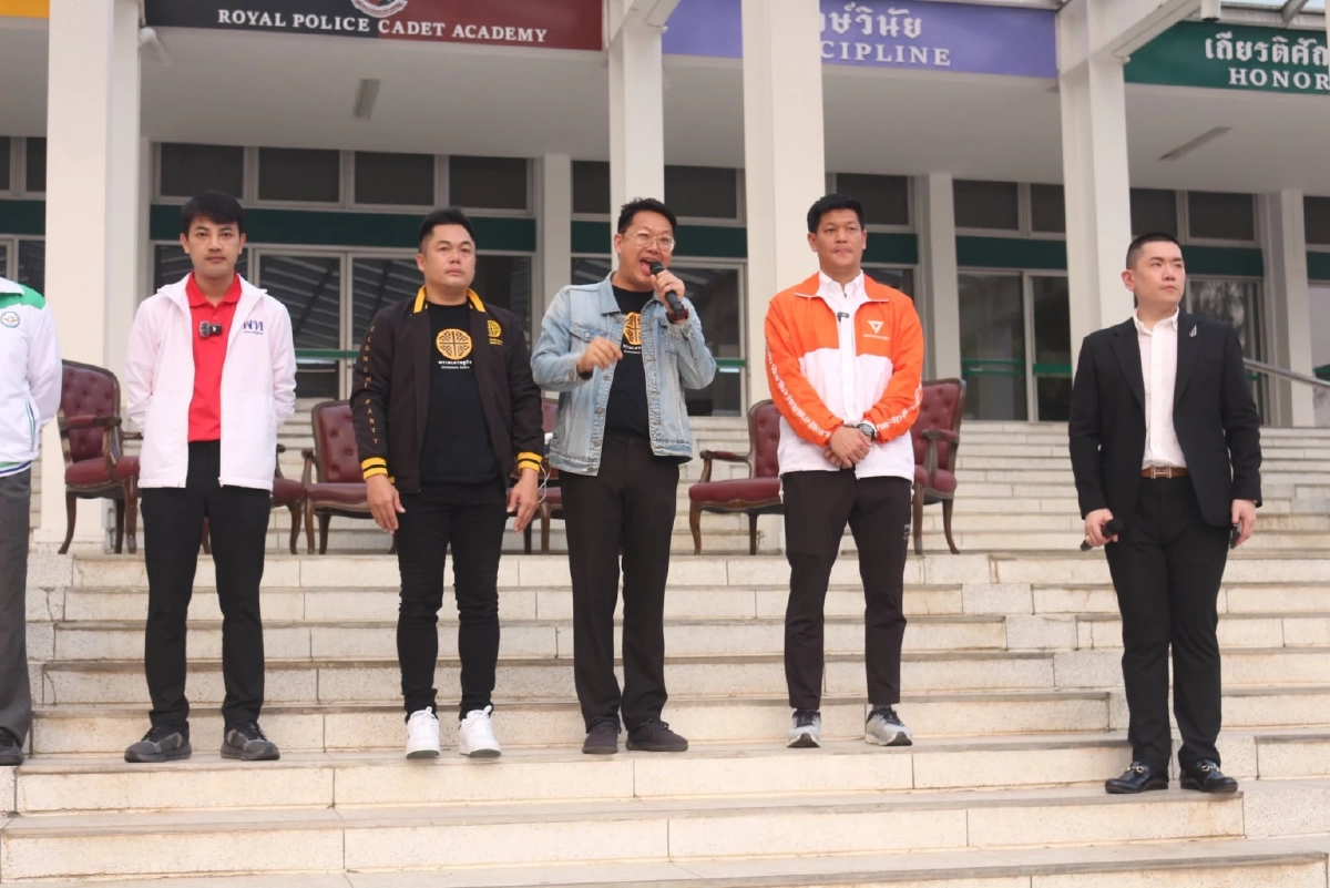 รู้จัก "คริส โปตระนันทน์" สส.พรรคเศรษฐกิจ หวิดวางมวย "ปกรณ์วุฒิ"