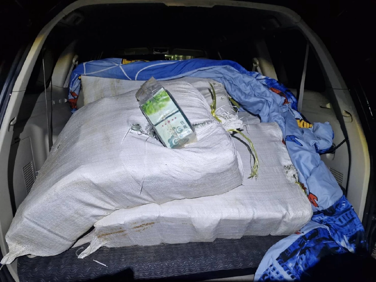 หาเงินเที่ยวสงกรานต์! รวบแก๊งวัยรุ่น รับจ้าง 3 แสน ขนยาส่งพื้นที่ ยึดเคตามีนได้กว่า 200 กิโล