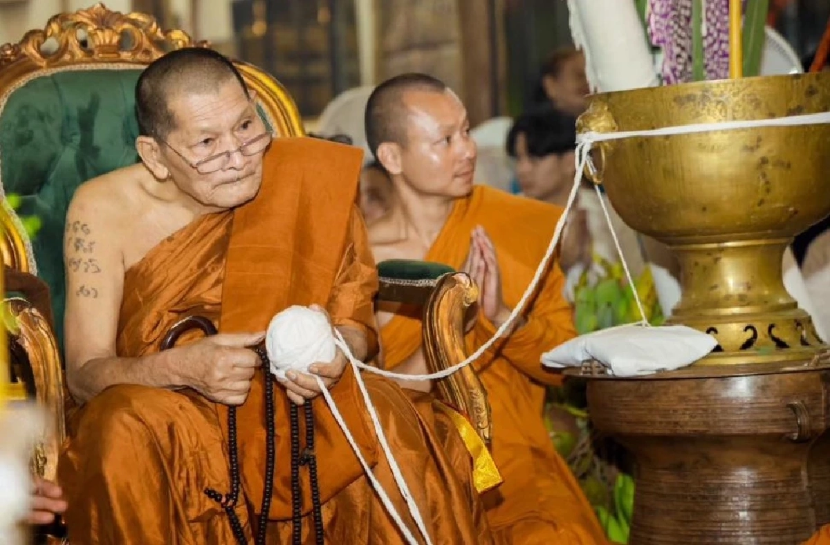 เลขเด็ด 'หลวงปู่ศิลา' ทะเบียนรถป้ายแดง พิธีบวงสรวง 'พญานิลกาฬ เทพสถิต' คึกคัก