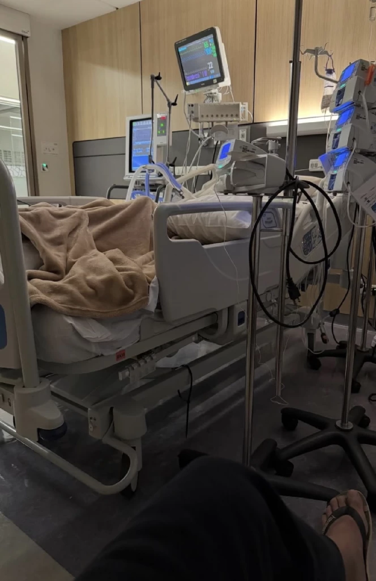 นาทีบีบหัวใจ! คุณหญิงแมงมุม หยุดหายใจเฉียบพลัน แอดมิท ICU ใส่ท่อช่วยหายใจ