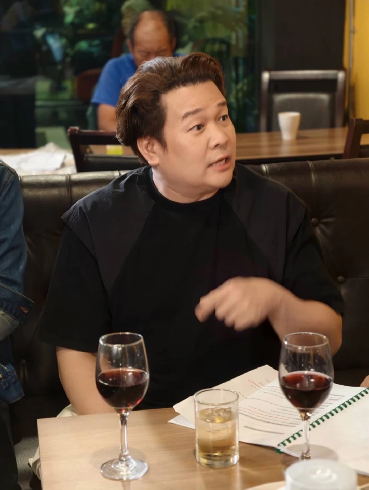 ฮือฮาหนัก! "วิน เวคิน" สลัดคราบนักร้อง ไปเป็นหนุ่มบาร์โฮส