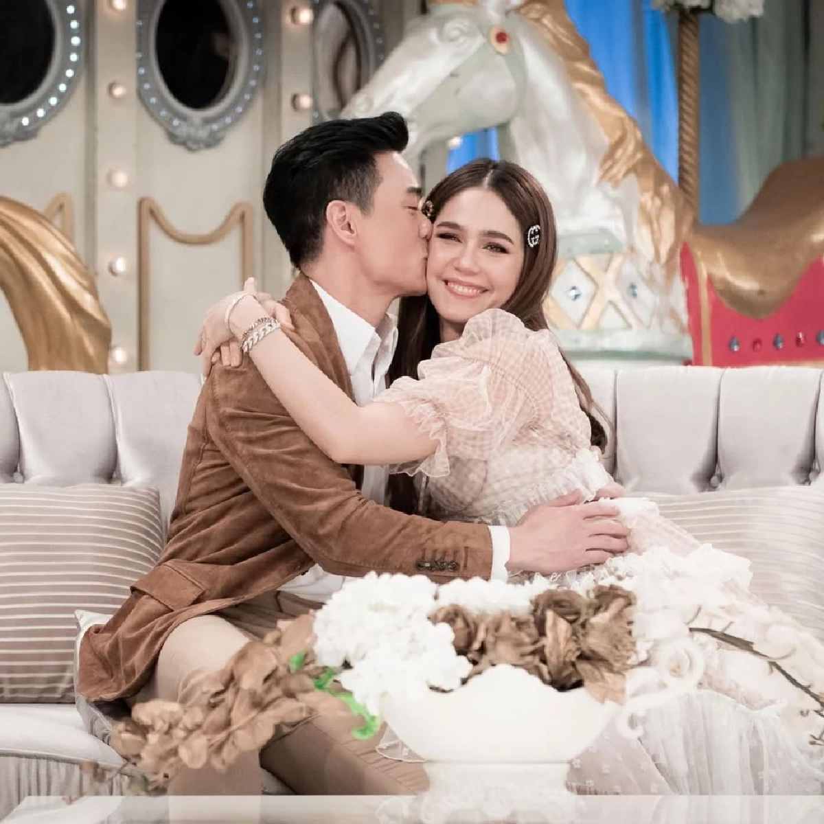 เปิดบทสนทนาสุดลึก "ชมพู่ อารยา" ประกาศก้องเป็น Introvert ไม่เน้นเสิร์ฟใคร