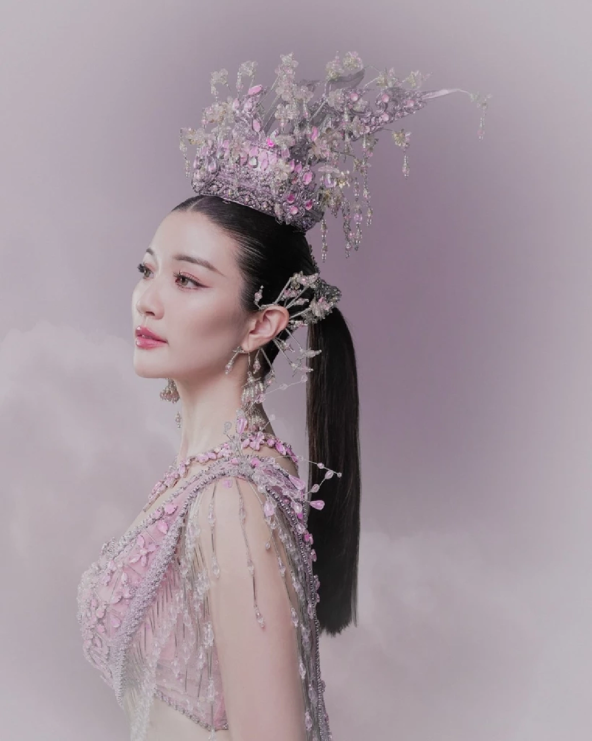 'จินนี่ ณัฐณิชา' ปล่อยลุคสงกรานต์สุดแฟนตาซี นางรากษสเทวี