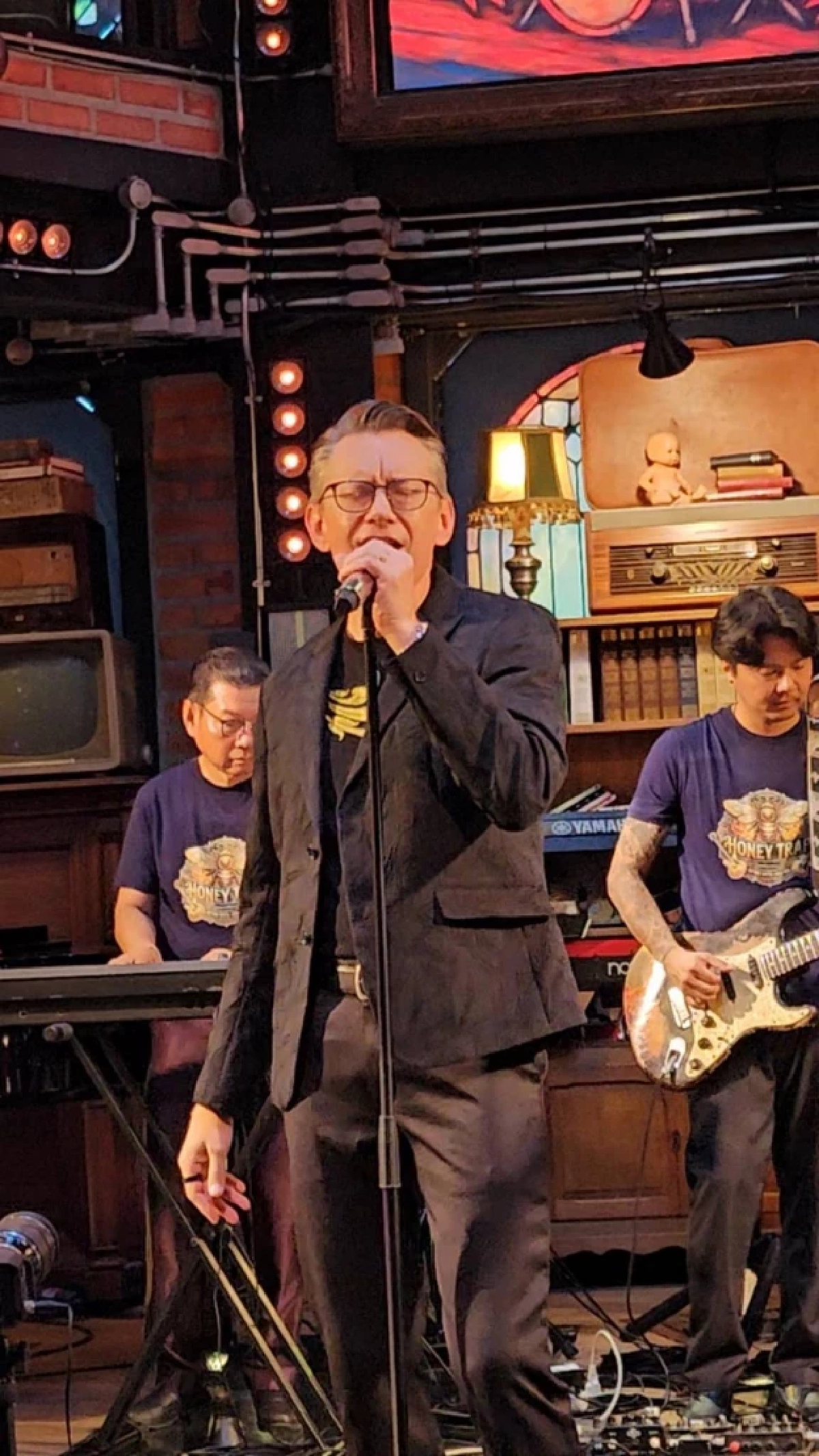 วง Honey Trap เดินหน้าซ้อมใหญ่ คอนเสิร์ต AUA ปะทะวง Siamese cats