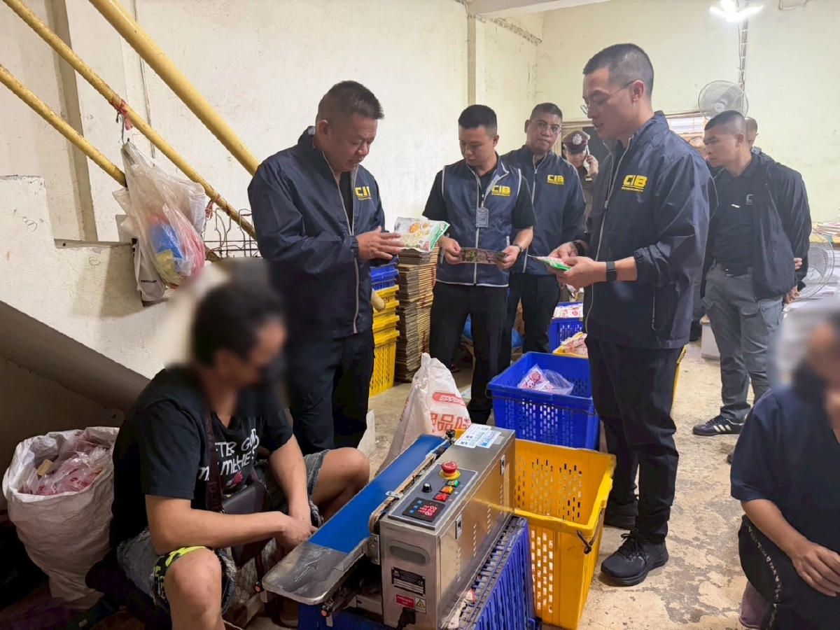 CIB ทลายโรงงาน “ผงชูรสปลอม” กลางกรุง ลอบส่งขายข้ามจังหวัด กระจายตามตลาดดัง
