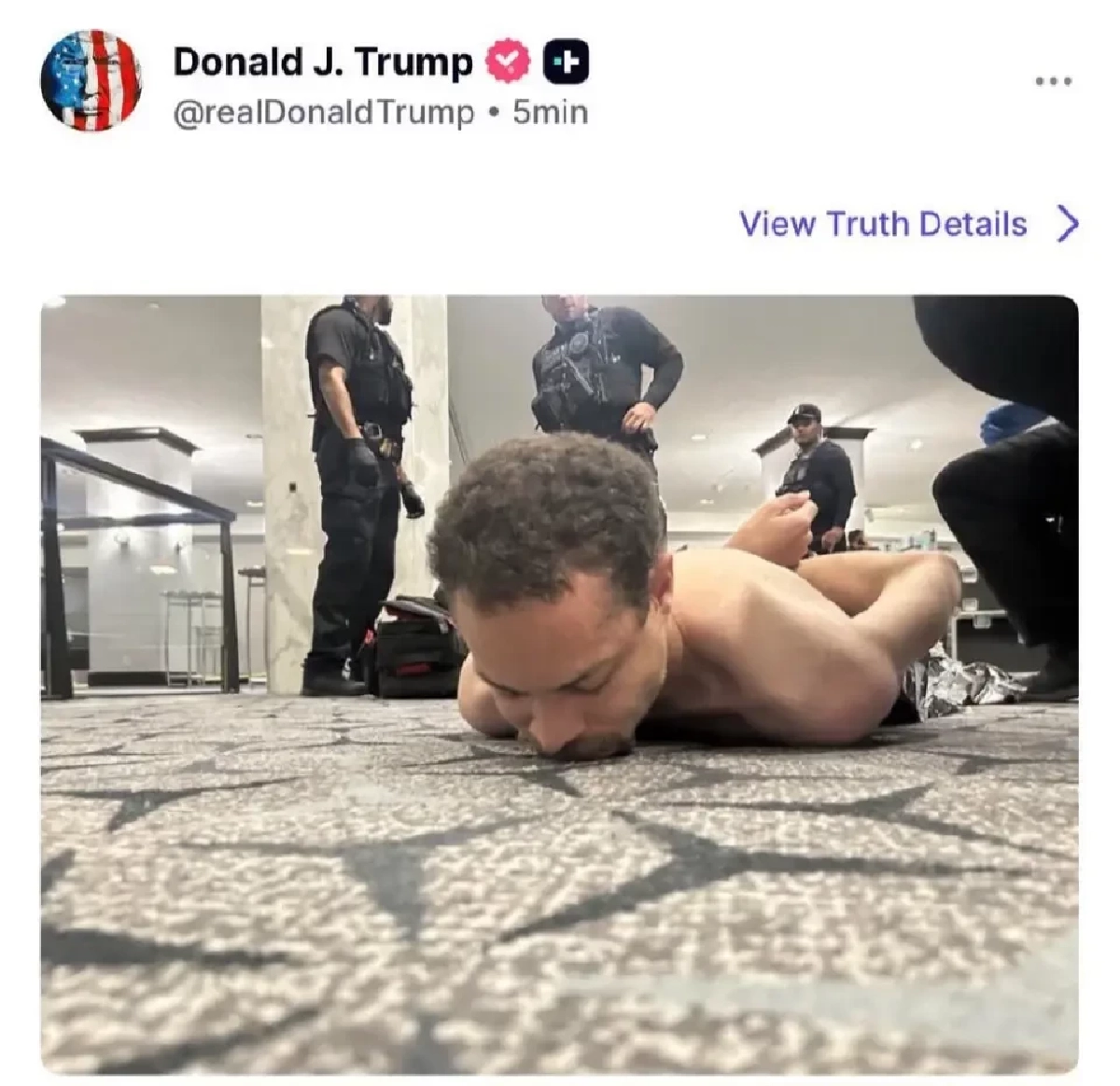 รัวแปดนัด! กลางทำเนียบขาวเร่งอพยพ ‘ทรัมป์-เมลาเนีย’ หนีตาXโกลาหล