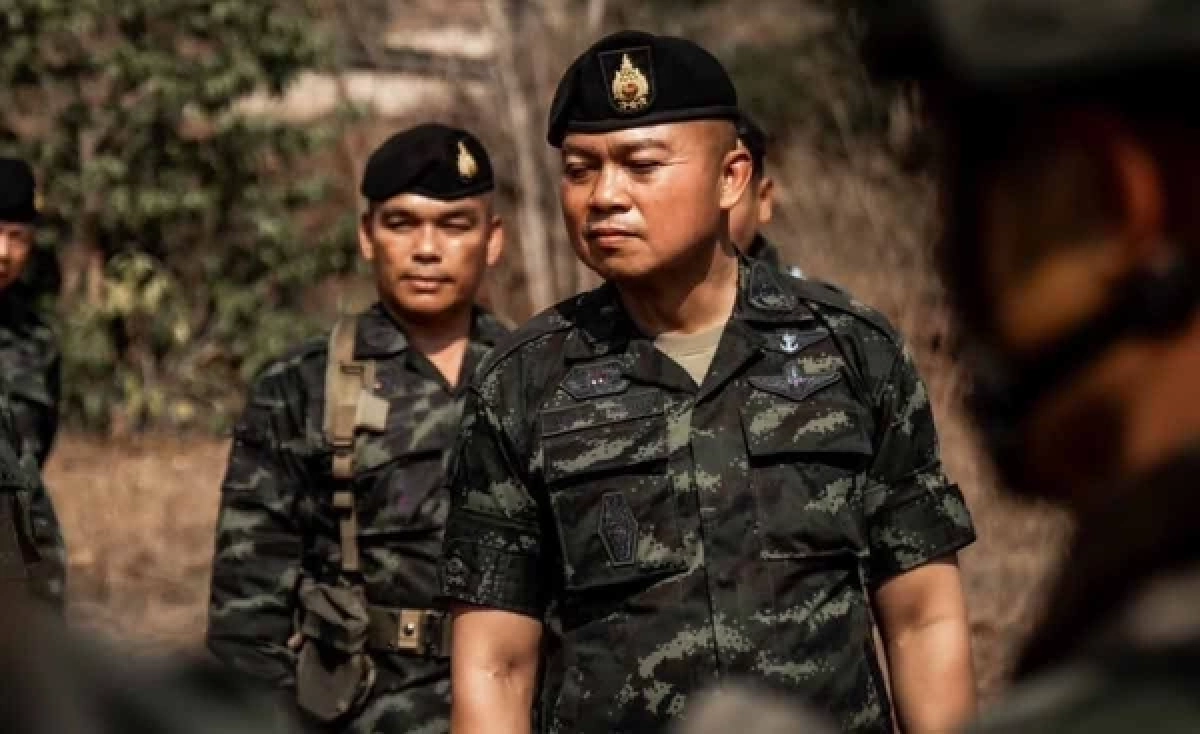 “แม่ทัพกุ้ง” ลาบวช 1 พรรษา อุทิศกุศลแด่ทหารกล้า “หลวงปู่ศิลา” เมตตามอบผ้าไตร