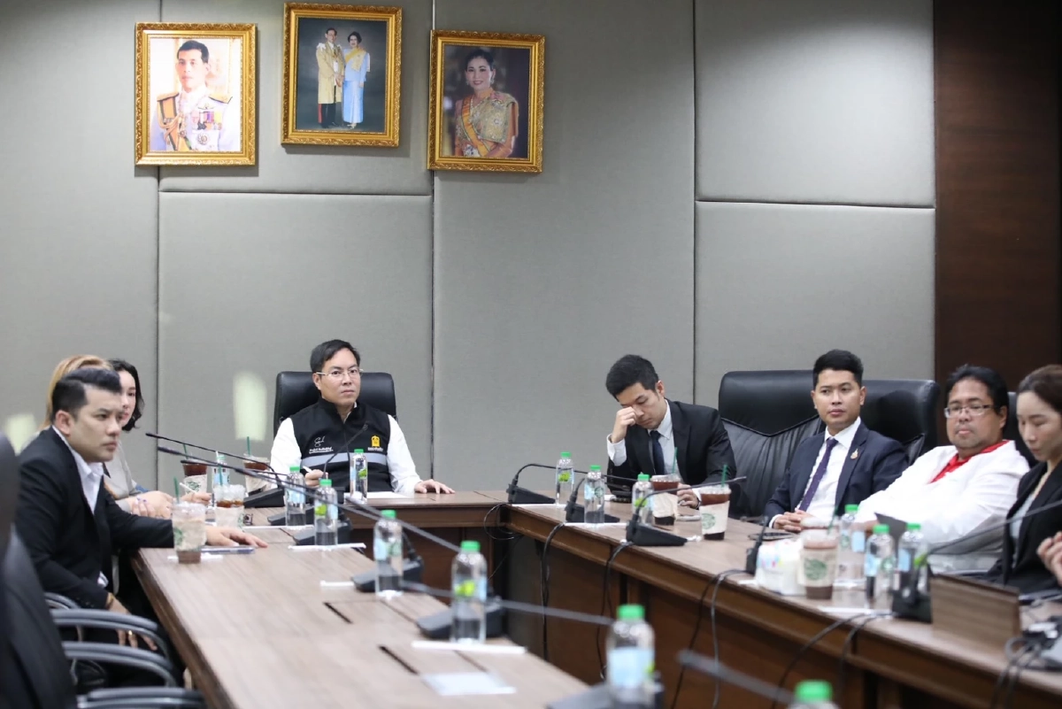 "รมช.อัครนันท์" บุก กทม. จ่อปั้นโมเดล "ฟองดูว์ ศธ." แจ้งเหตุตรงถึงรัฐมนตรี