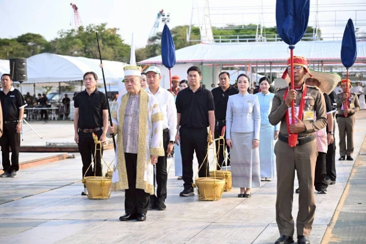 ปลัดเกษตรฯ ซ้อมย่อยเพื่อเตรียมความพร้อมพระราชพิธีพืชมงคลจรดพระนังคัลแรกนาขวัญ ประจำปี 2569 ณ มณฑลพิธีท้องสนามหลวง