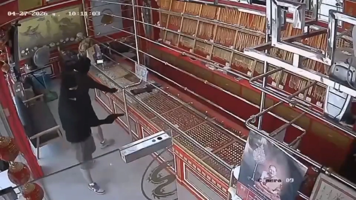 จับแล้ว 2 วัยรุ่นจีน บุกชิงทองโคราช จนมุม กทม. อ้างสาเหตุ เที่ยวจนเงินหมด