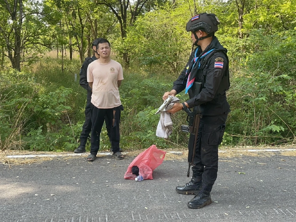 สกัดจับสแกมเมอร์! ลอบเข้าไทยพร้อมปืน-กระสุน ซักทอดเพื่อนอีก 10