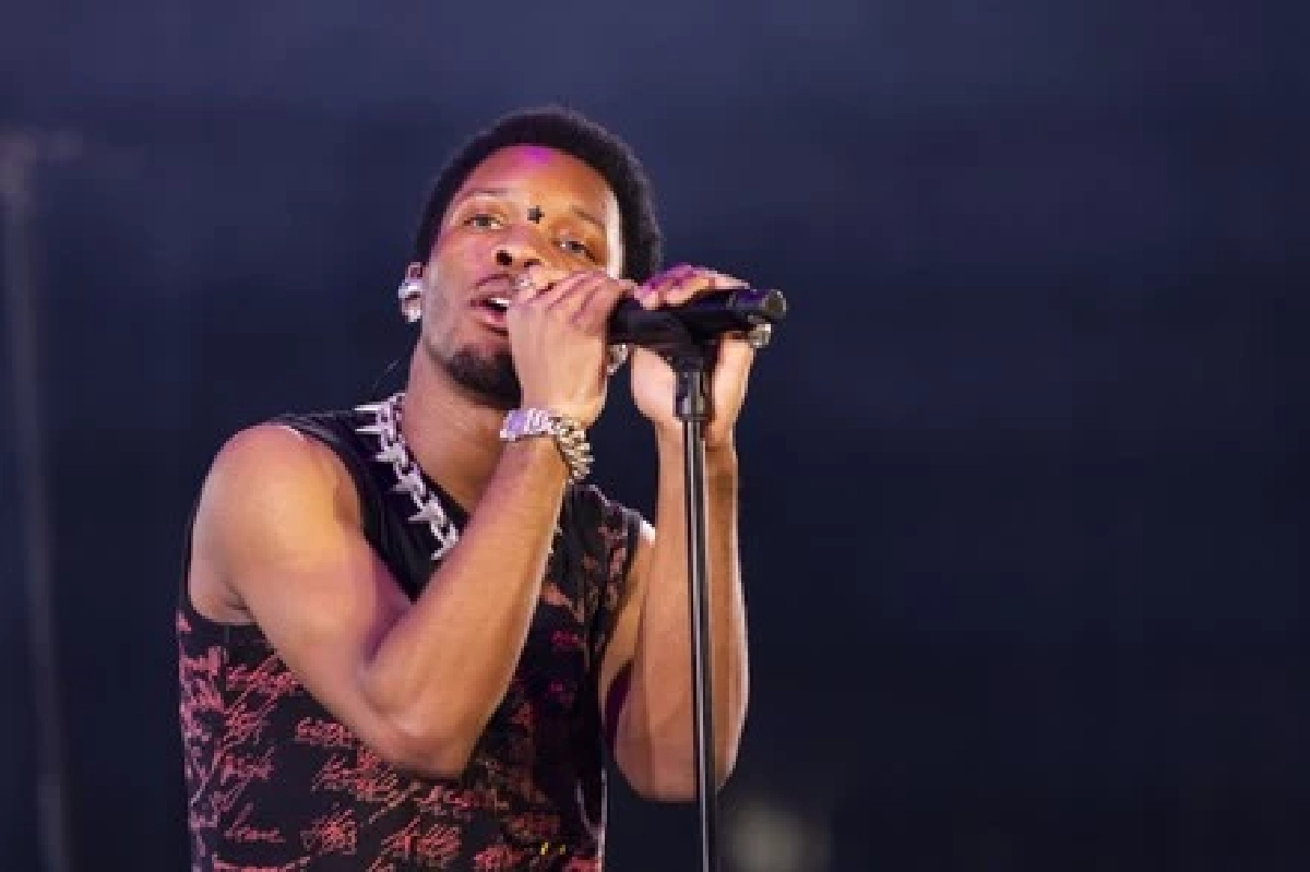 ช็อกโลก! 'd4vd' ศิลปินดาวรุ่งเจ้าของเพลงดัง ถูกรวบข้อหา 'ฆาตกรรม' | คมชัดลึก