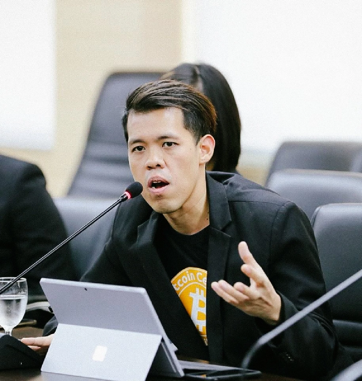 ประวัติ 'ปกรณ์วุฒิ' ภาพหลุด? พรรคดังประณาม พฤติกรรม? สภาฯ เดือด