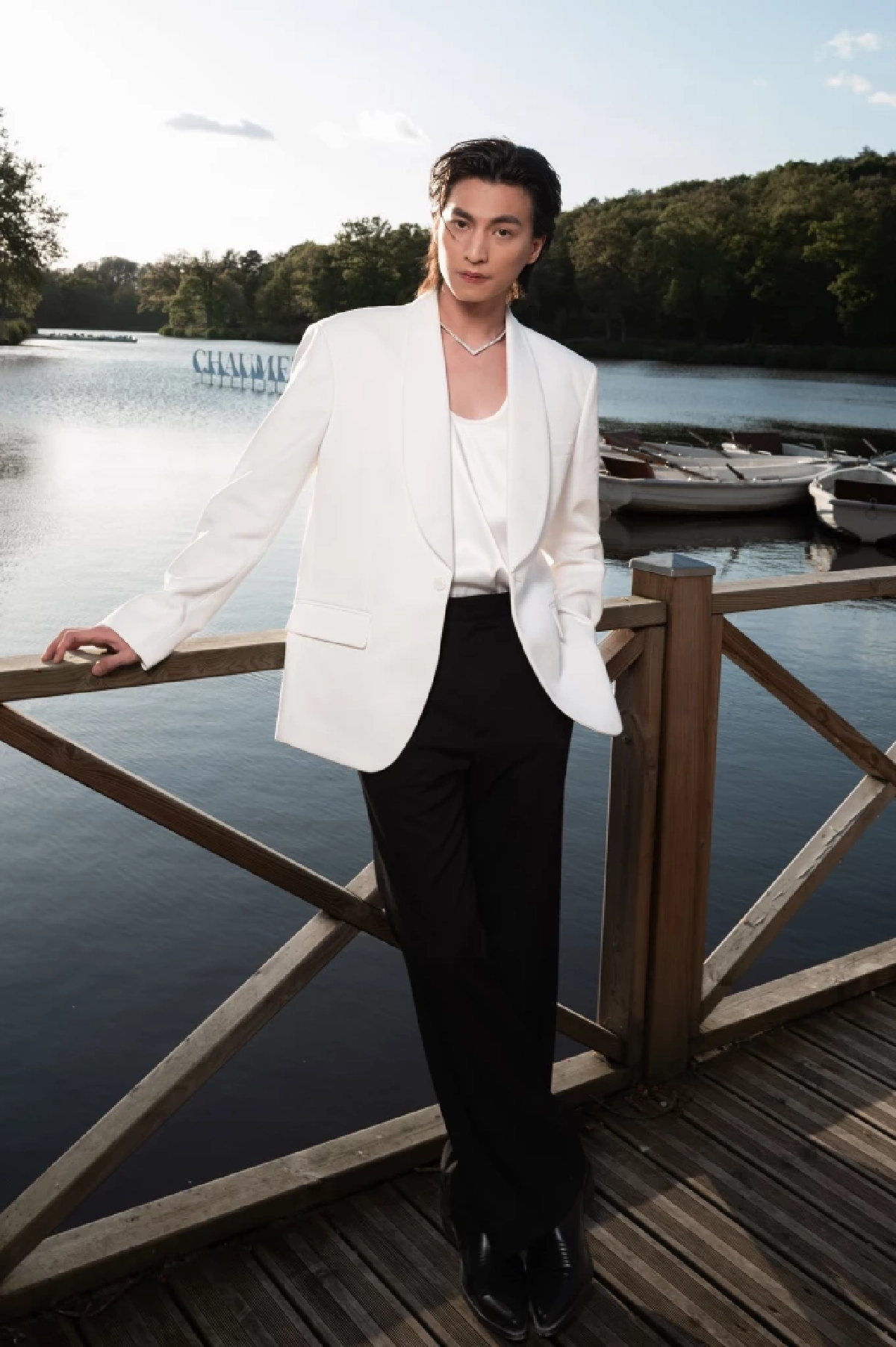 หล่อหยุดเวลา! 'กลัฟ คณาวุฒิ' เฉิดฉายปารีส กระทบไหล่ซุปตาร์ระดับโลก