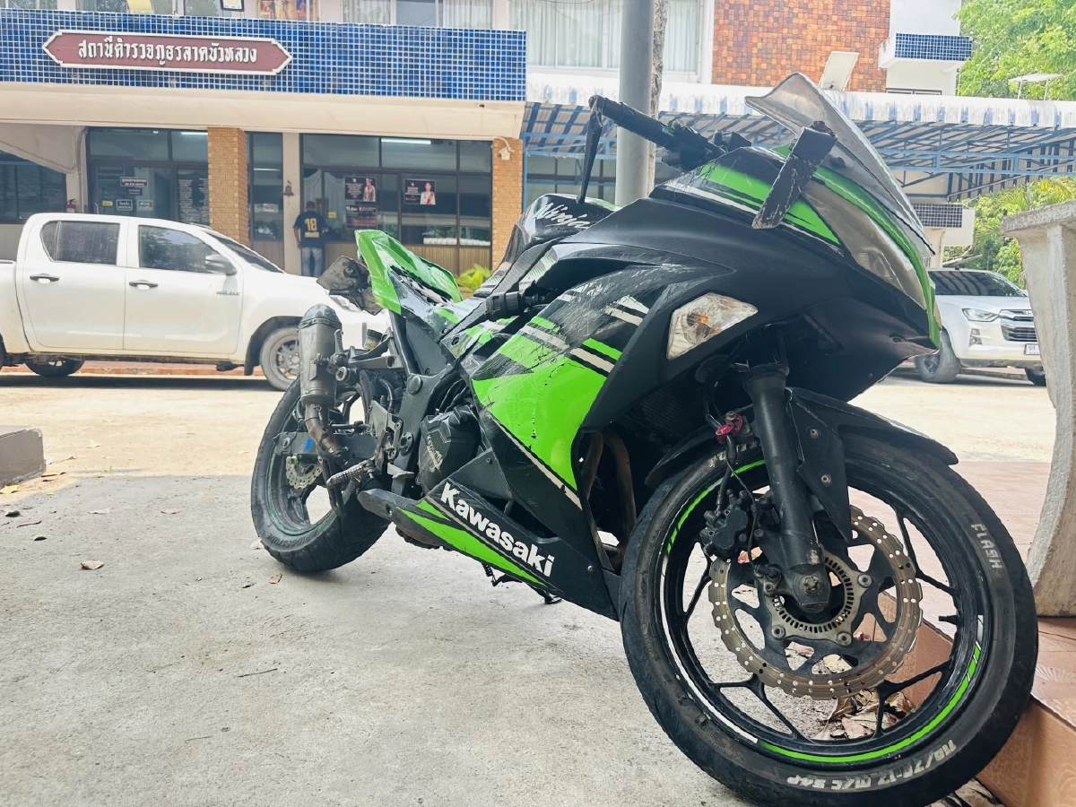 ชายขี่บิ๊กไบค์ล้ม ก่อนคลั่งไล่สาดกระสุน รถยนต์บนถนน ชาวบ้านดับ 1