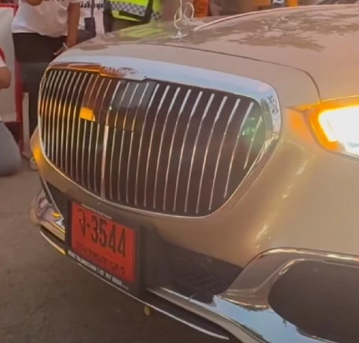 เลขเด็ด 'หลวงปู่ศิลา' ทะเบียนรถป้ายแดง พิธีบวงสรวง 'พญานิลกาฬ เทพสถิต' คึกคัก