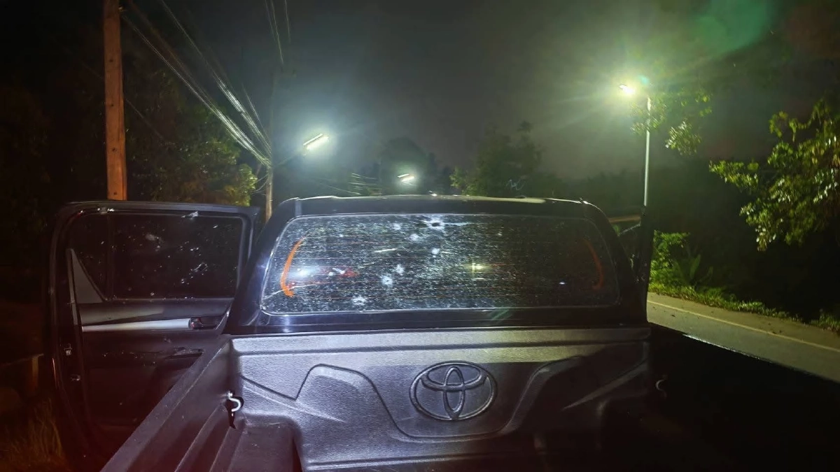 คนร้ายสังหาร"ปลัดอำเภอจะแนะ" กลางดึกพร้อมสาวนั่งรถมาด้วยเสียชีวิตทั้ง 2 ราย