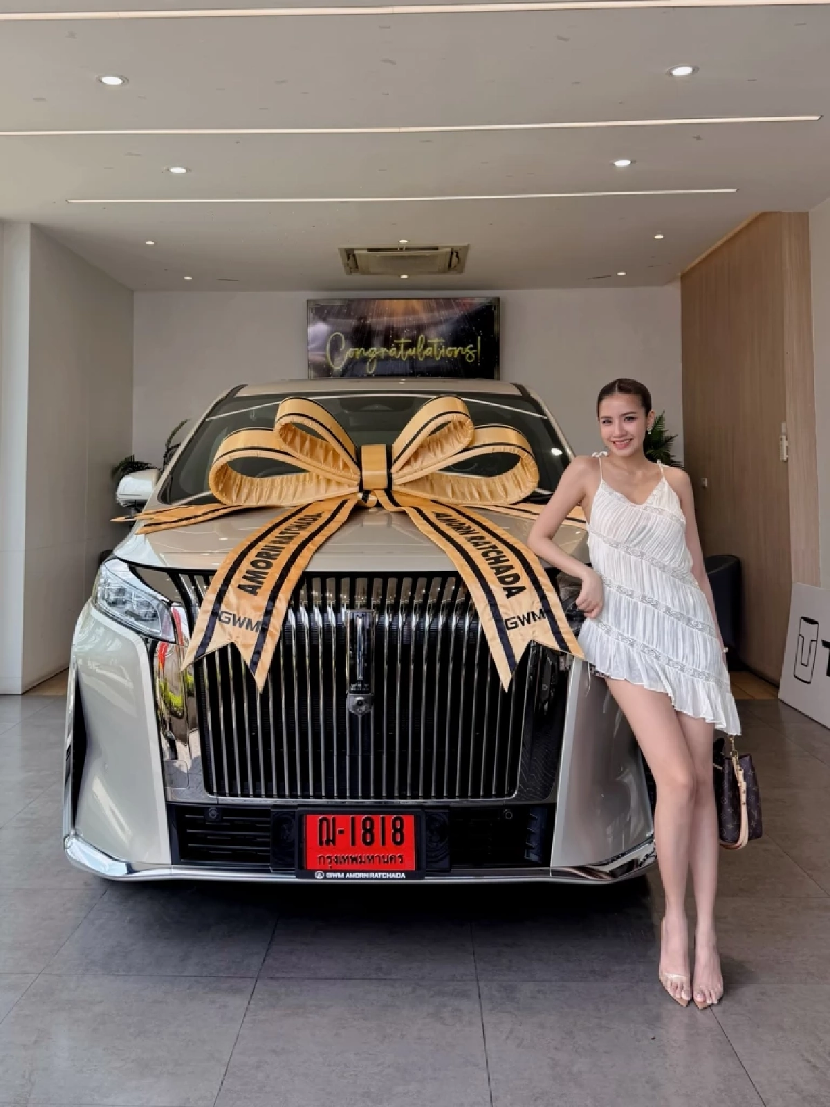 เลขทะเบียนรถป้ายแดง "ใบเตย อาร์สยาม" สุดปัง! หวยงวดนี้ออกอะไร?