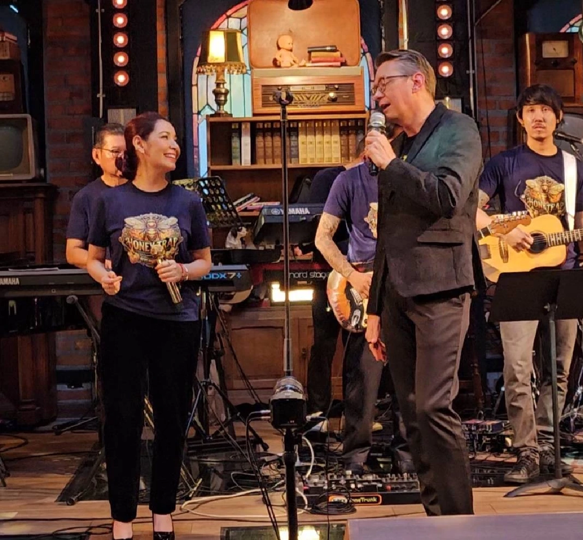 วง Honey Trap เดินหน้าซ้อมใหญ่ คอนเสิร์ต AUA ปะทะวง Siamese cats